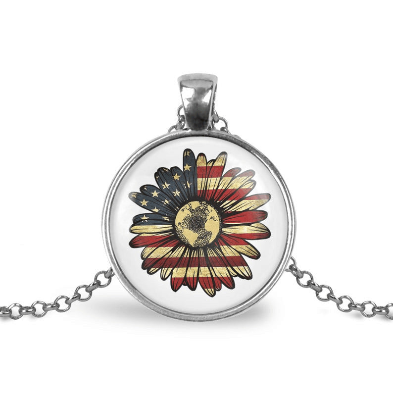 American Flag Daisy Flower Round Pendent Necklace