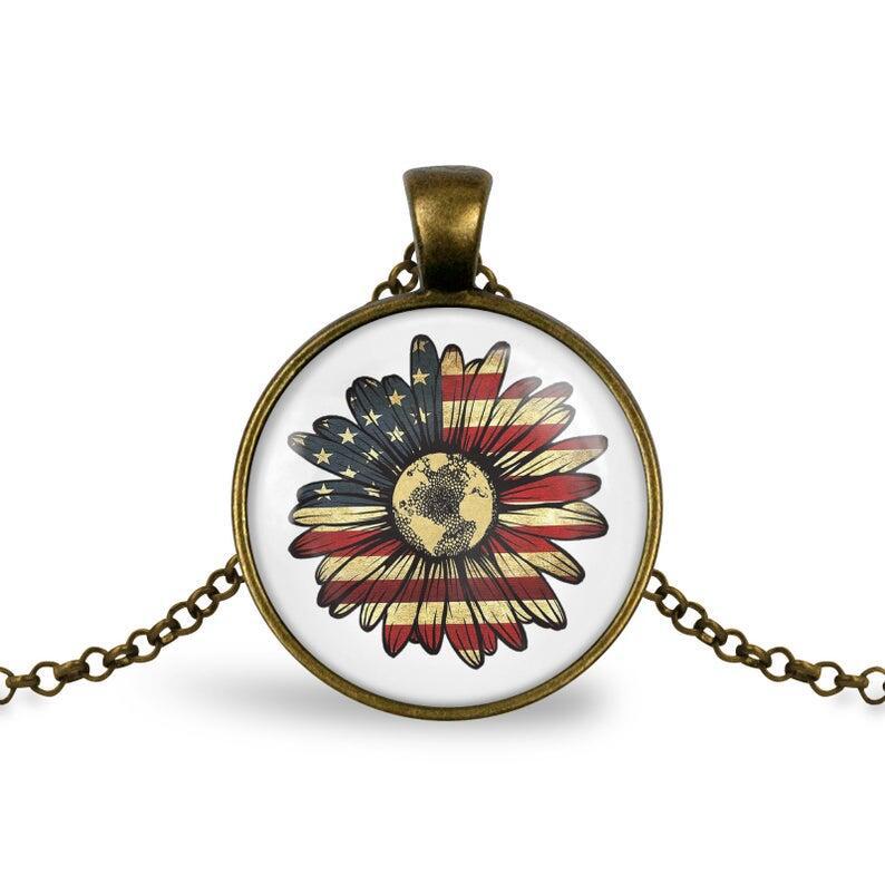 American Flag Daisy Flower Round Pendent Necklace